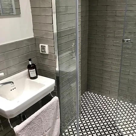 Sea Garden Apartment *